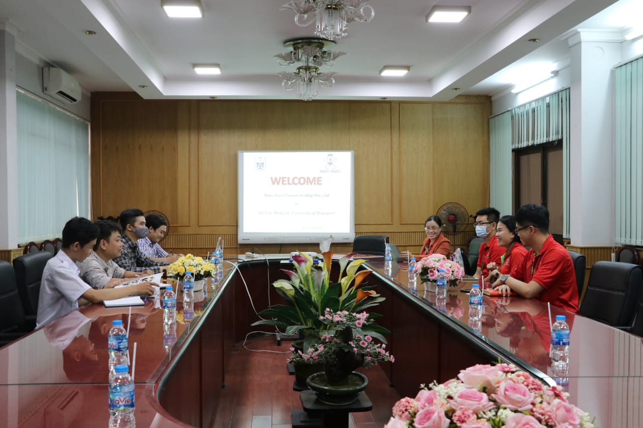 Ngày 09/12/2020, đại diện Công ty TNHH Thương mại Want Want Việt Nam đến thăm và làm việc tại Trường ĐH Giao thông vận tải TP.HCM. 